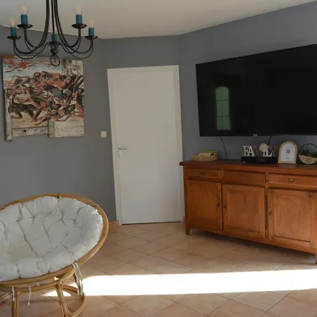 Maison Au Calme Avec Jardin & Etang 25 Min Du Puy Du F Ferienhaus