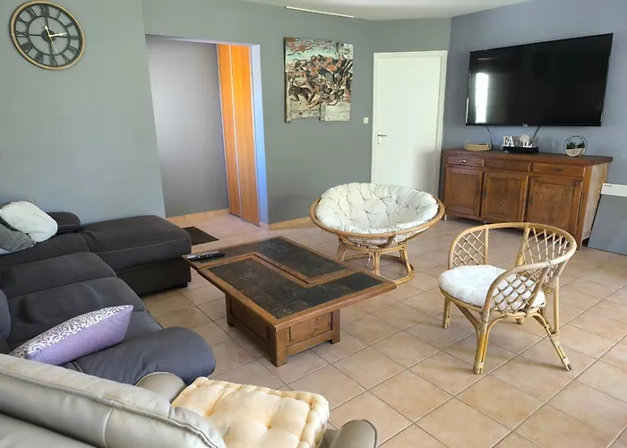 Ferienhaus Maison Au Calme Avec Jardin & Etang 25 Min Du Puy Du F